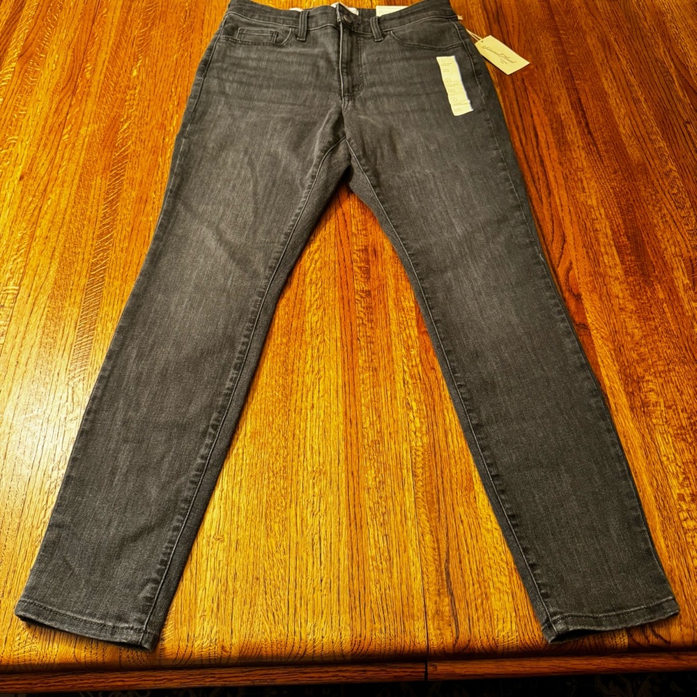 NWT Universal Thread 8/29R Dark Gray High Rise Skinny Jeans